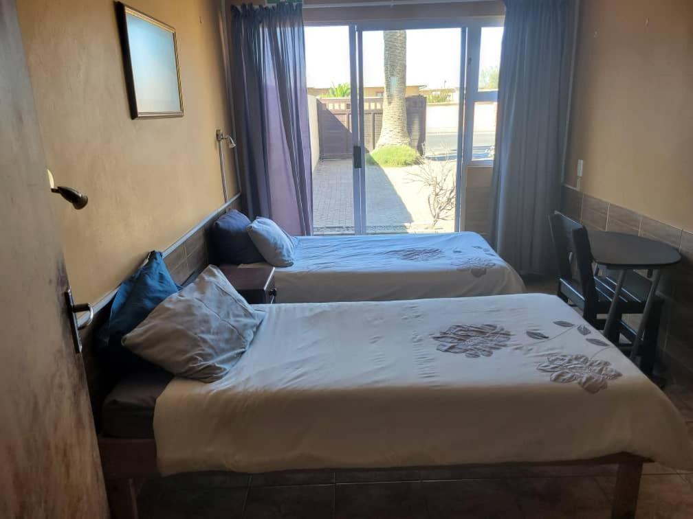 Skippers Backpackers Cc Walvis Bay Eksteriør bilde
