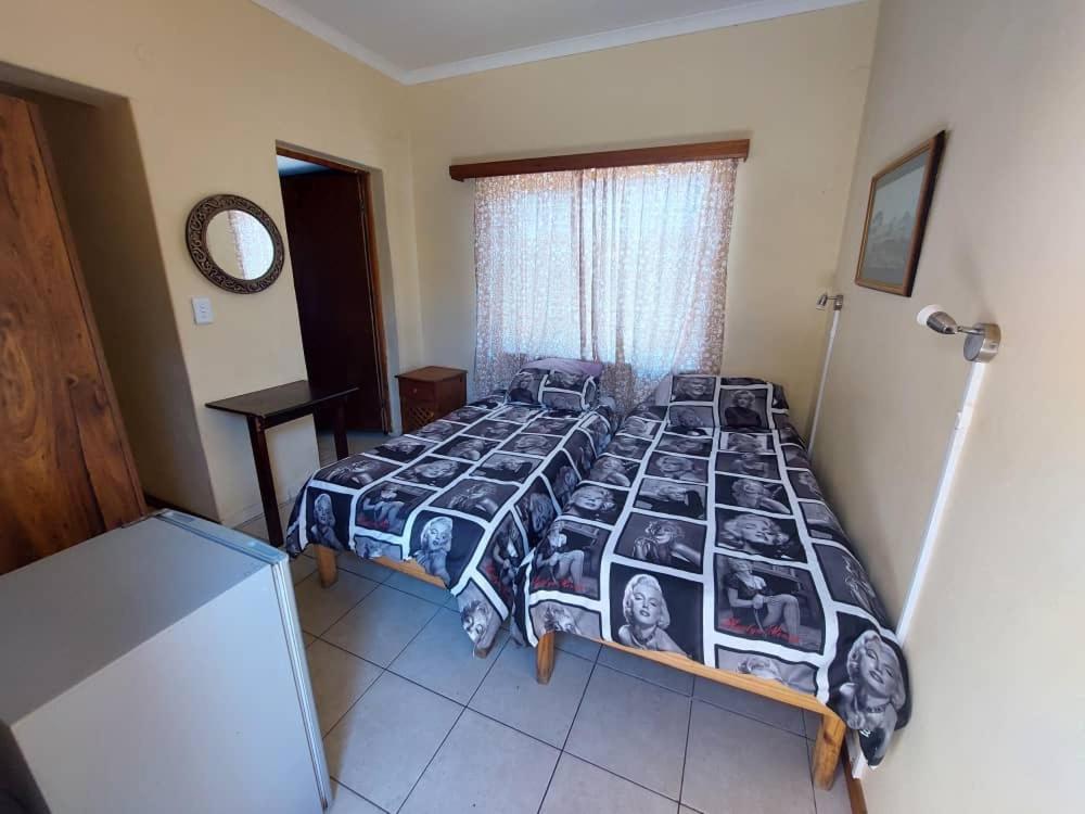 Skippers Backpackers Cc Walvis Bay Eksteriør bilde