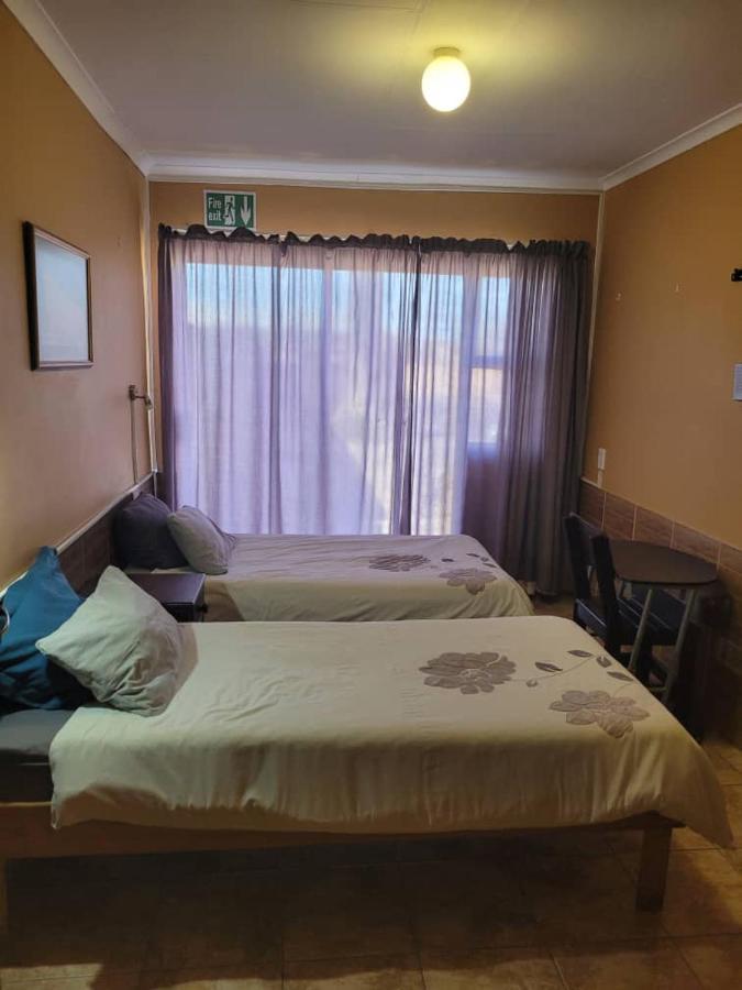 Skippers Backpackers Cc Walvis Bay Eksteriør bilde
